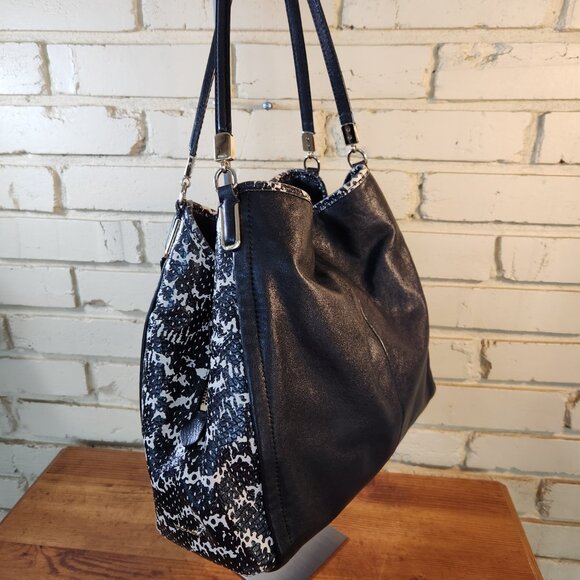 Like New Coach Phoebe BLack & White Python Shoulder Bag Purse - Picture 4 of 14